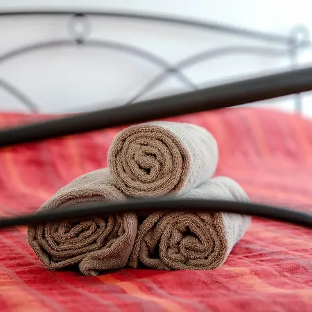 Dodo Red - The House Of Travelers Apartment Como