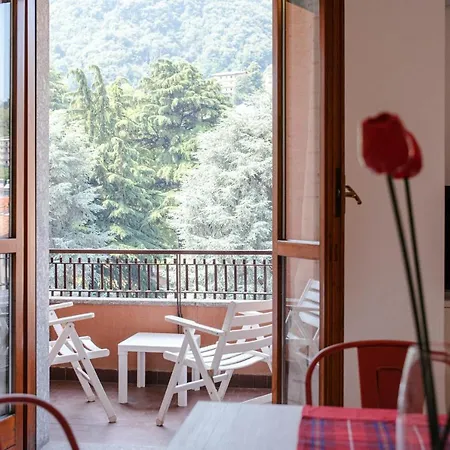 Dodo Red - The House Of Travelers Como