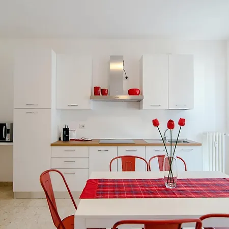Apartment Dodo Red - The House Of Travelers