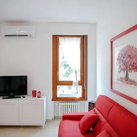 Apartment Dodo Red - The House Of Travelers